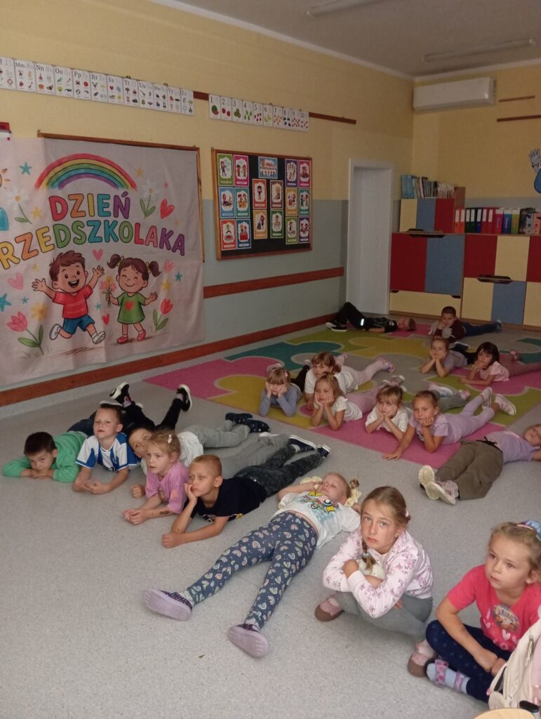 Grupa „Słoneczka” podczas zabaw z okazji Dnia Przedszkolaka