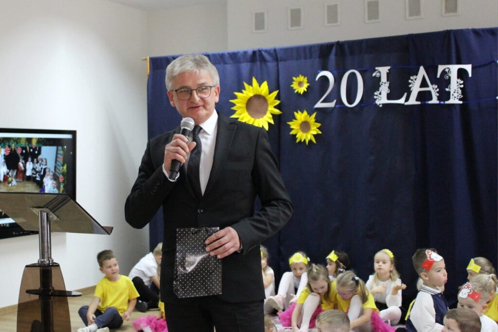 Wystąpienie zaproszonego gościa podczas obchodów 20-lecia.